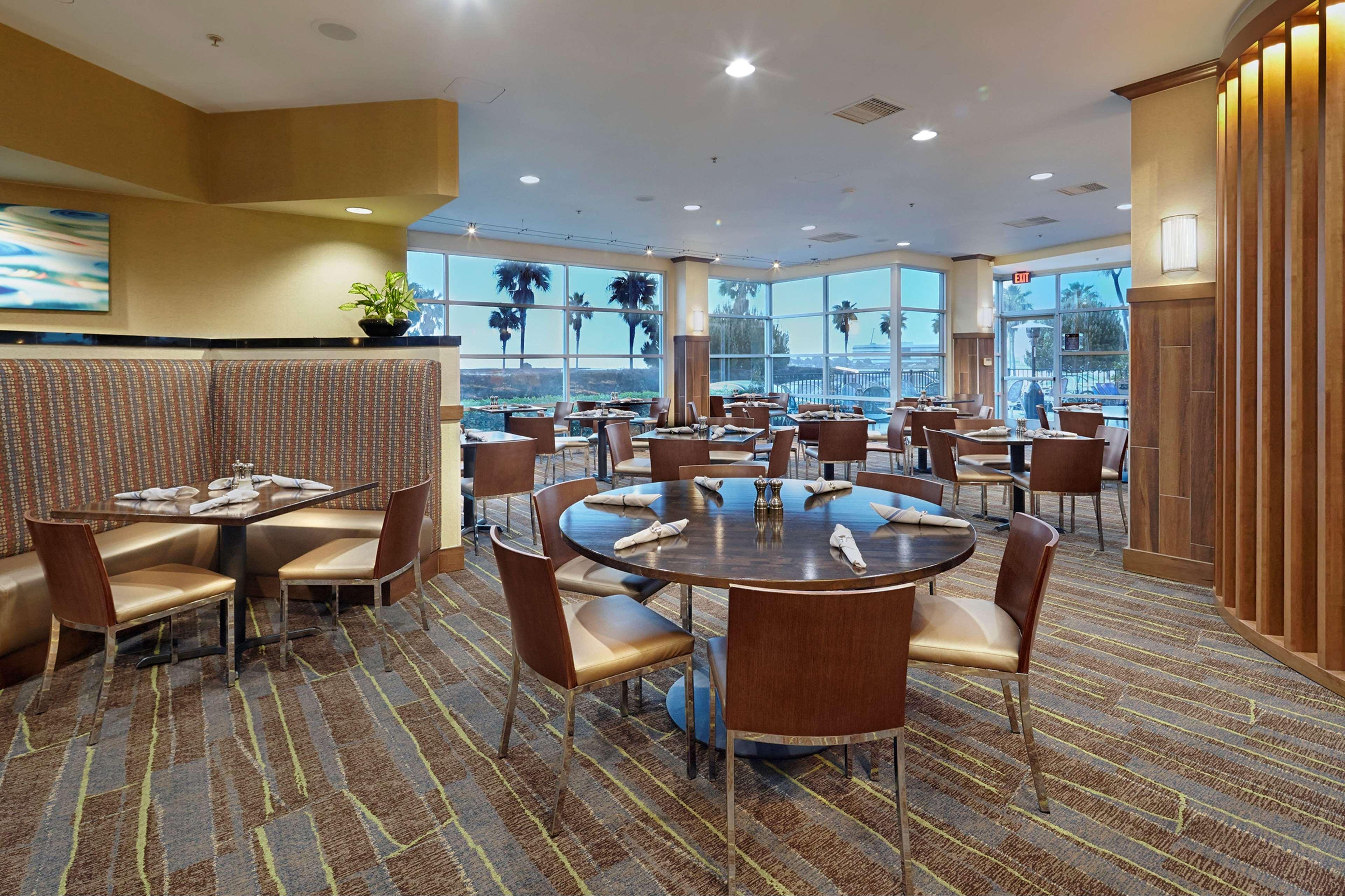 Doubletree By Hilton San Francisco Airport North Bayfront Hotel Brisbane Exterior photo